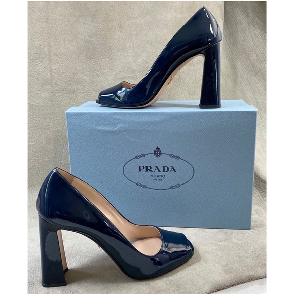 SOLD $$$ PRADA 39 Patent Leather CALZATURE DONNA VERNICE 4" Heel Open toe Pump - Picture 2 of 12